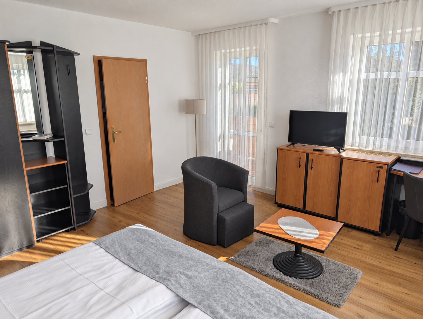 Sitzecke in einem Hotelzimmer